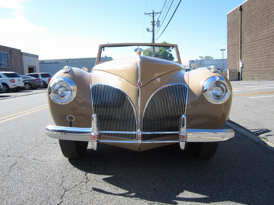  Lincoln Zephyr Continental Cabriolet 1941 года  (фото 8 из 14)